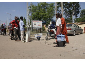 Il governo attribuisce la responsabilità a "cellule terroristiche"