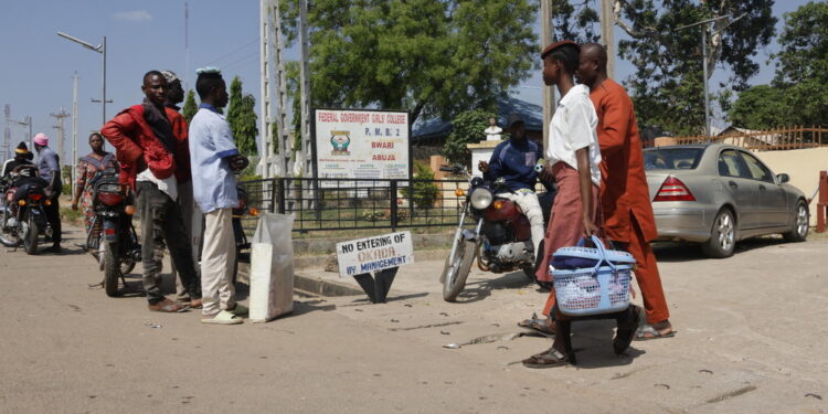 Il governo attribuisce la responsabilità a "cellule terroristiche"