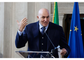 Ministro in Aula sul decreto Ucraina