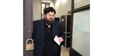 Leader del Popolo della famiglia conferma. Così accederebbero ai contributi