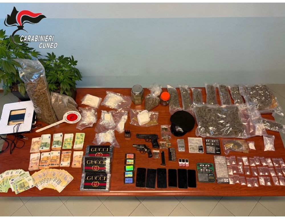Dieci arresti per spaccio nel Cuneese, sequestrati 100 mila euro