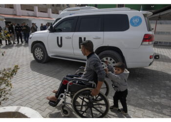 Proseguono a rilento i transiti dal valico di Rafah riaperto ieri in entrambe le direzioni