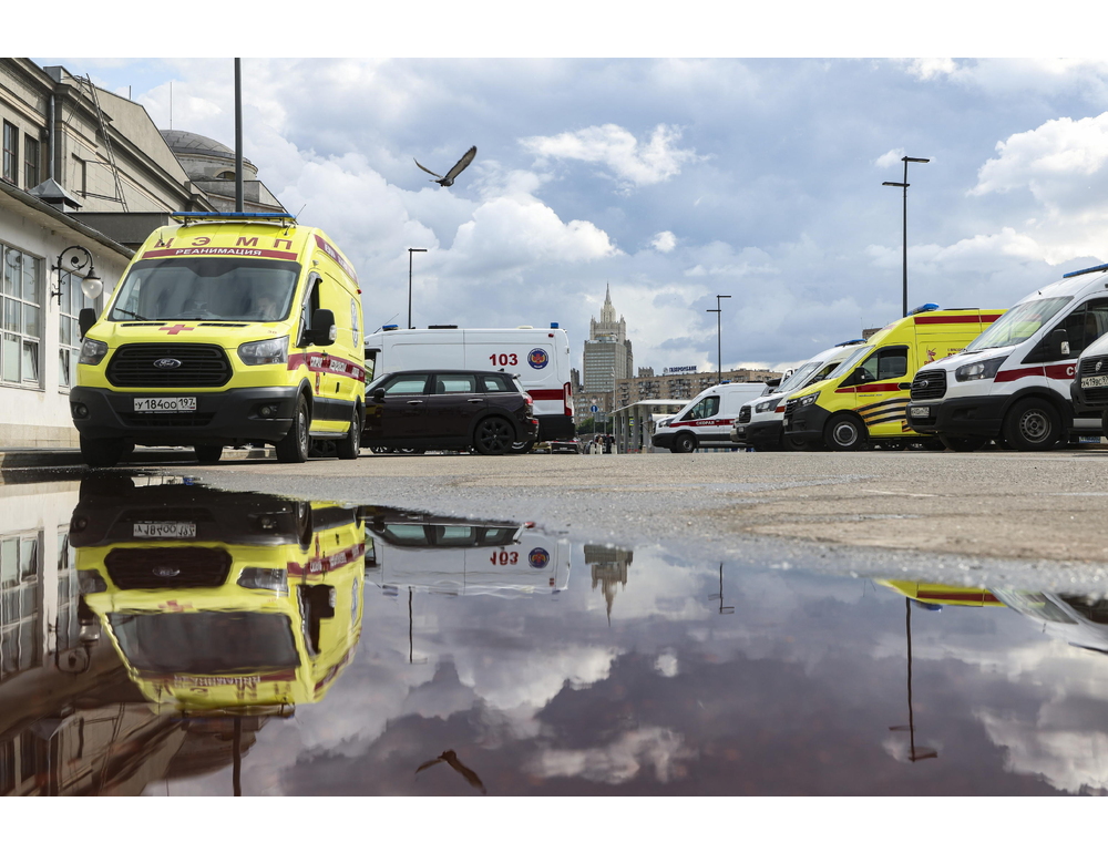 Esplosione davanti a una stazione di Mosca, morto un agente