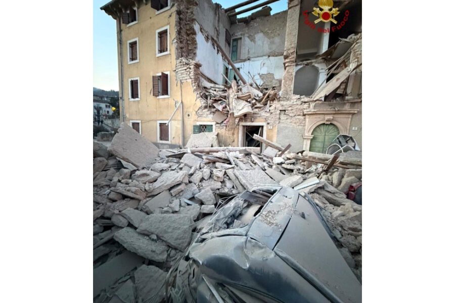 Estratto in serata dai vigili del fuoco