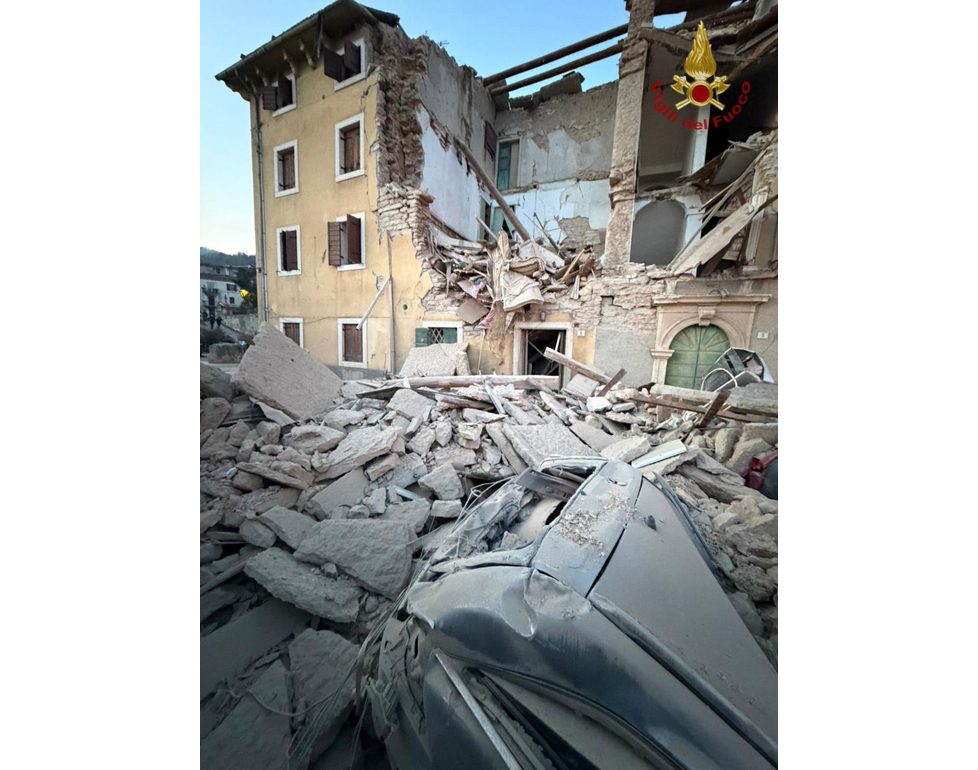 Esplosione in palazzina nel Veronese, morto un uomo sotto le macerie