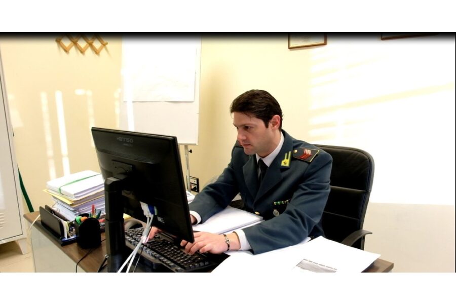 Denaro passa da ditte 'apri e chiudi' a conti in banche asiatiche. Gip dispone sequestri