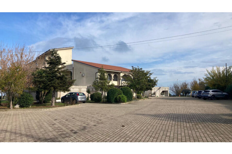 'Tiro al bersaglio sugli assistenti sociali