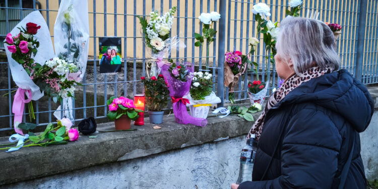 Su una piattaforma online