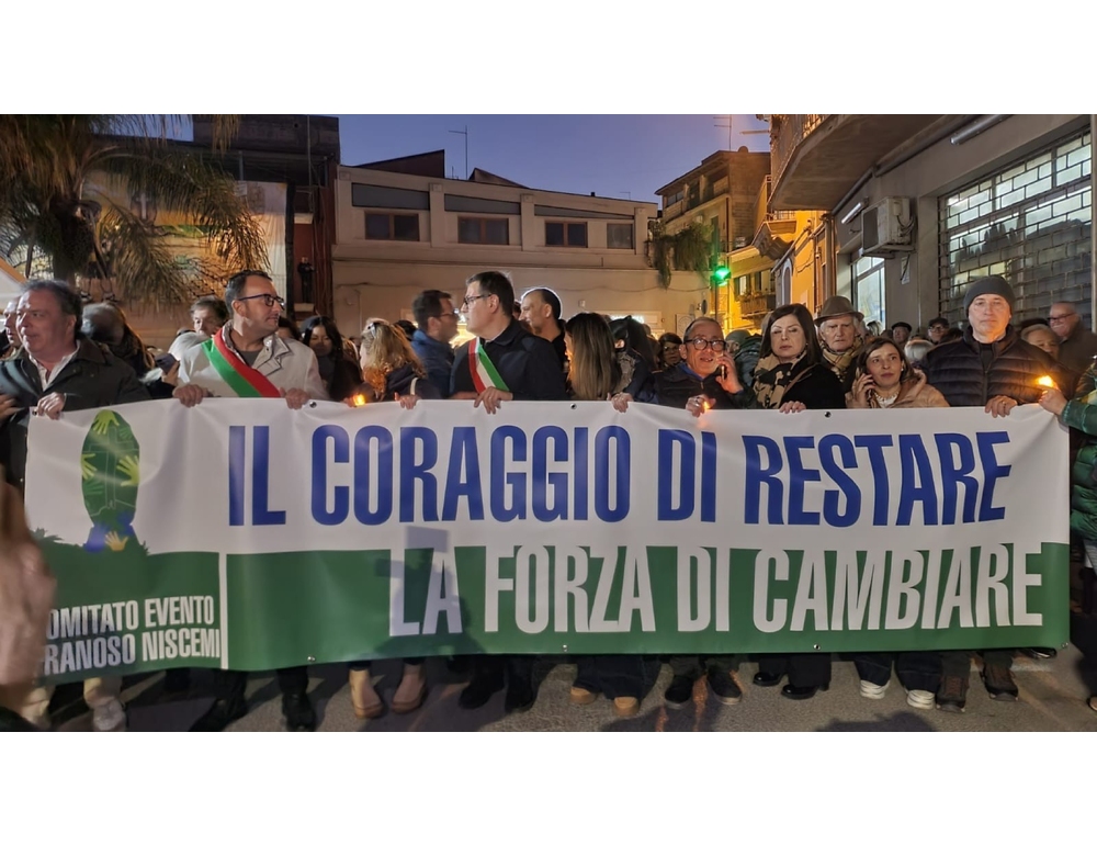 Fiaccolata a Niscemi a un mese dalla frana