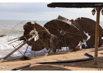 Titolare 'Acapulco': "18 anni di lavoro finiti a terra". Evacuata cena con 20 clienti