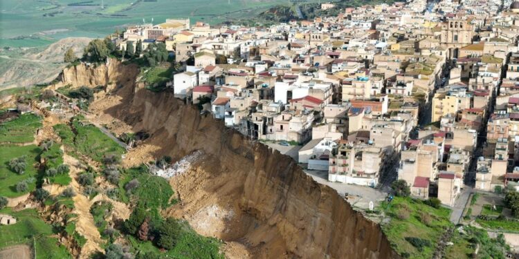 Esami sui luoghi del cedimento