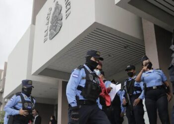 Dirottati fondi pubblici per la campagna della candidata di sinistra