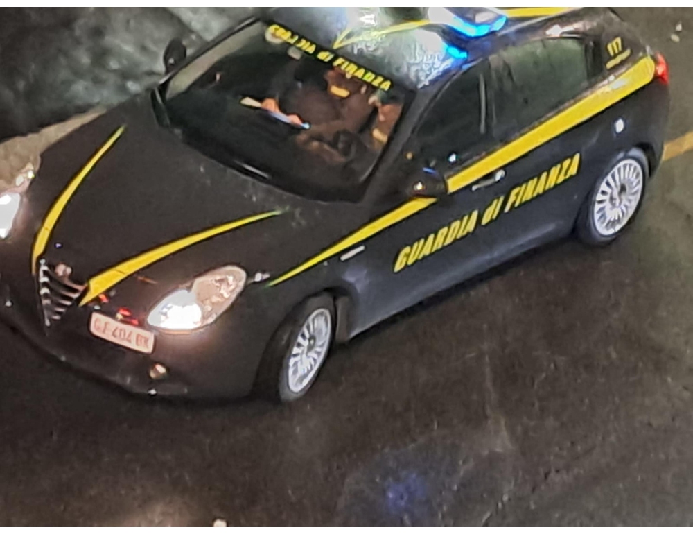 Frodi sentimentali e falsi investimenti in criptovalute, 23 indagati