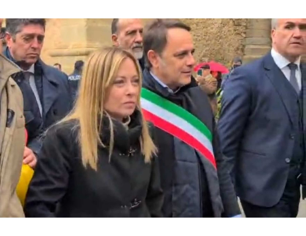 Premier incontra sfollati in Municipio Niscemi
