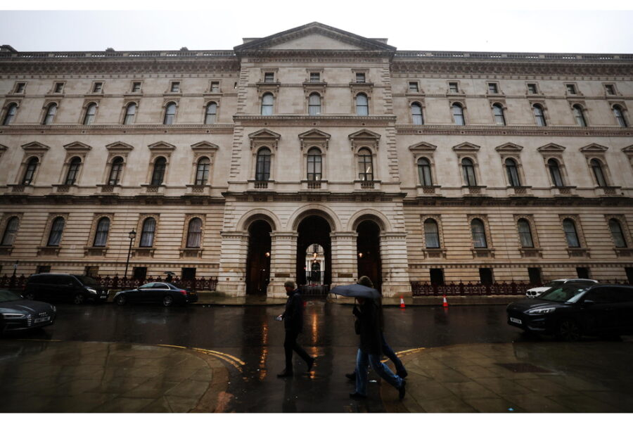 'Come misura precauzionale l'ambasciata opera al momento da remoto'