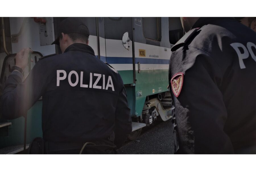 Stava camminando vicino ai binari nel Trapanese