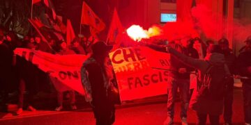 Centinaia di persone in piazza. 'Il decreto sicurezza è una vergogna'