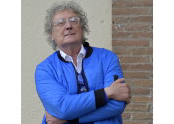 Annuncia denuncia querela anche agli autori dei post Facebook denigratori