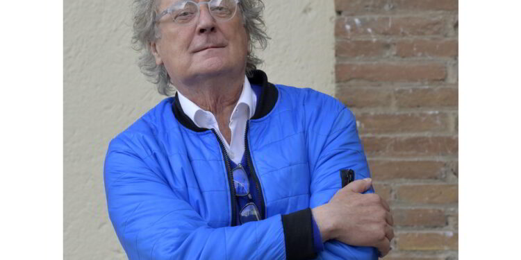 Annuncia denuncia querela anche agli autori dei post Facebook denigratori