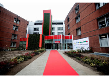 'Devono farcela. Dobbiamo riconsegnare loro una vita piena' ha detto ai genitori