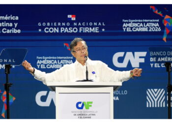 Petro: 'Il mio elicottero sotto minaccia di attacco