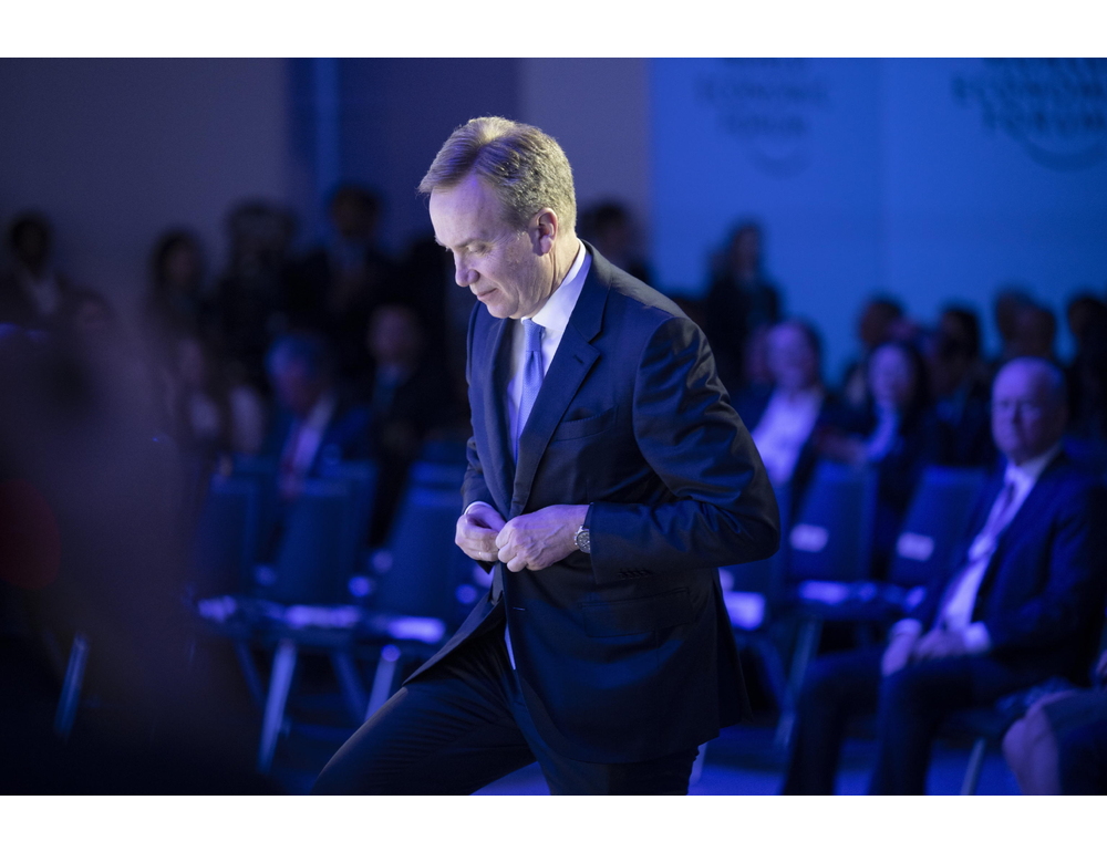 Il presidente del forum di Davos si dimette per lo scandalo Epstein