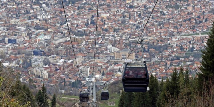 Interrogato a Milano nega tutto