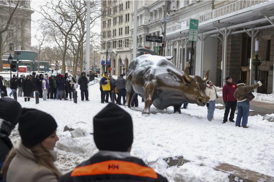 Ponti e strade bloccati al traffico non essenziale