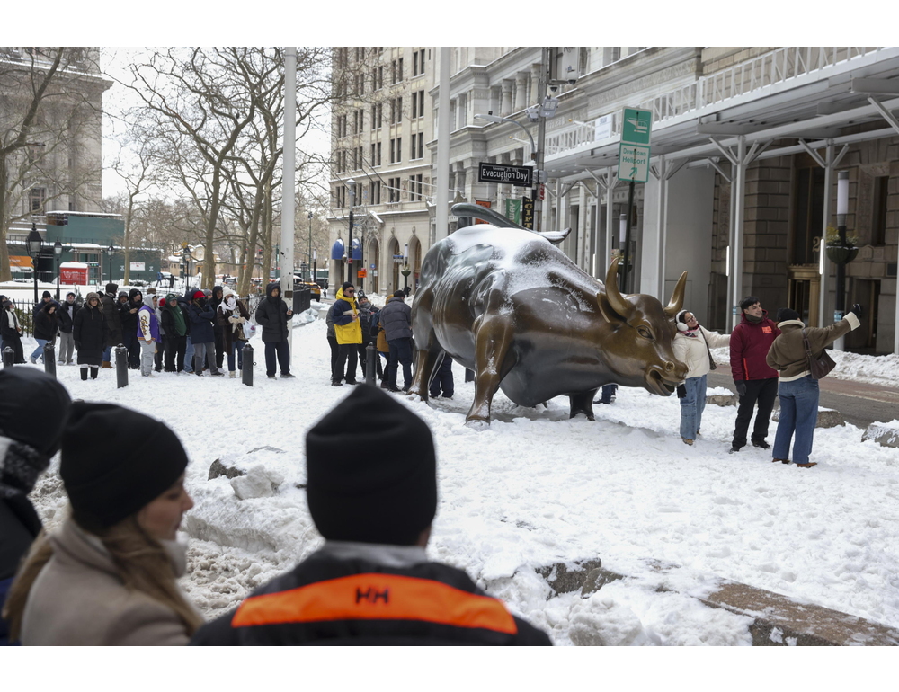 Il sindaco di New York ordina il divieto di viaggio per la neve