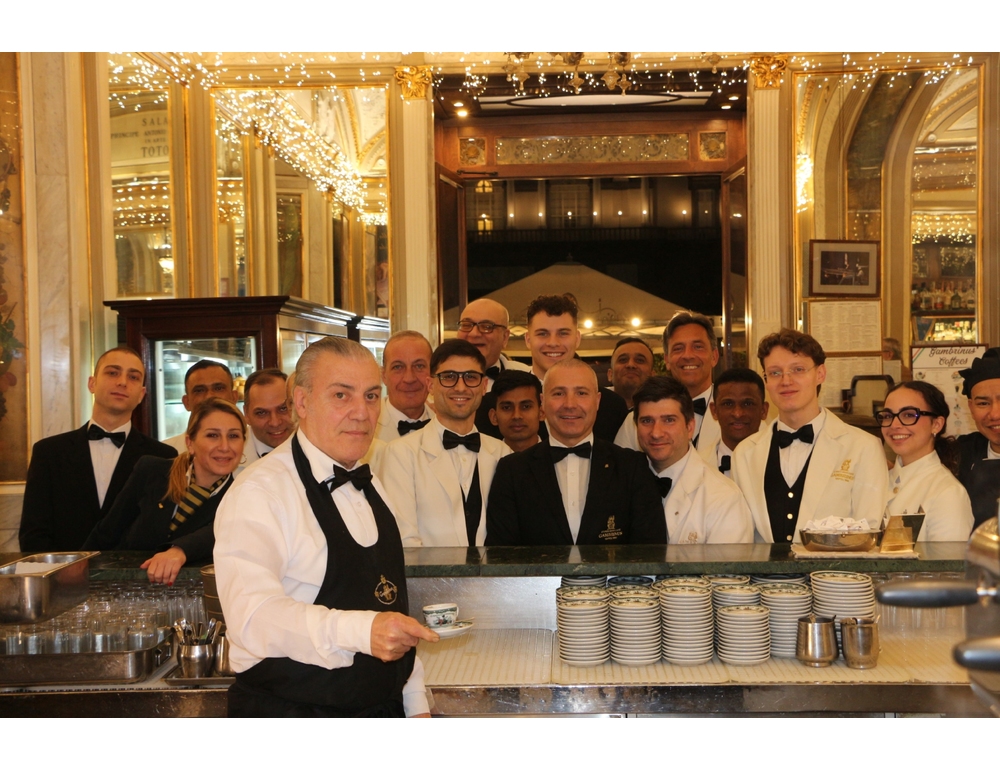 Il suo caffè a Capi di Stato e al Papa, va in pensione barista del Gambrinus