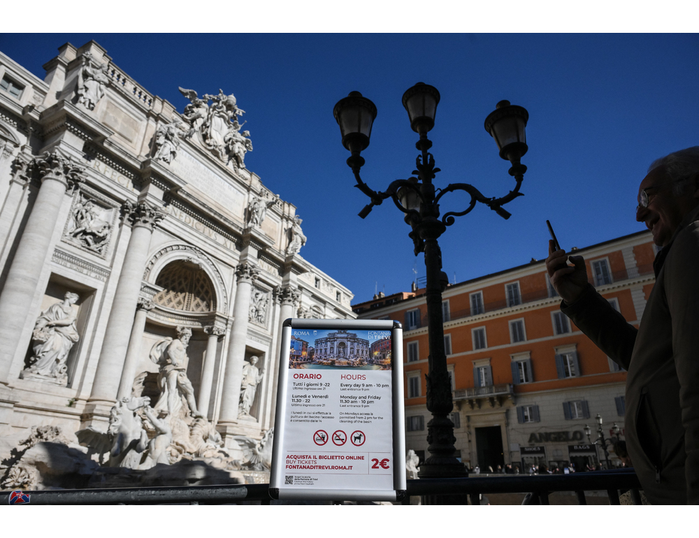 Il ticket di 2 euro a Fontana di Trevi debutta con oltre 5mila visitatori