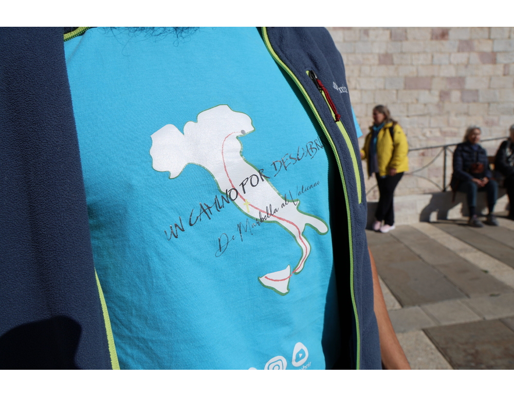 In cammino per 330 giorni per venerare San Francesco ad Assisi