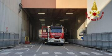 Schiacciato sotto una lastra nella ditta Prismag