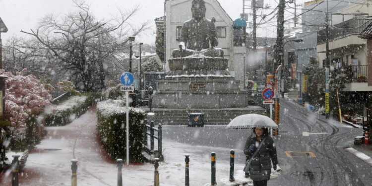 Anziana trovata morta sotto un cumulo di neve alto tre metri