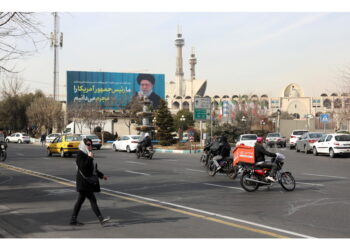 Ministro Esteri: 'La pressione militare americana non intimorisce la Repubblica islamica'