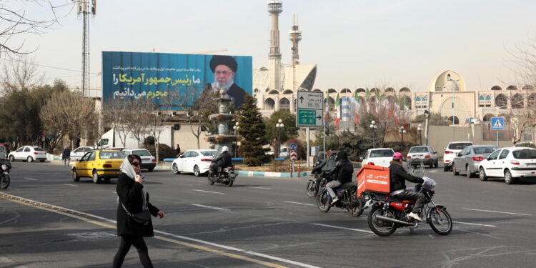 Ministro Esteri: 'La pressione militare americana non intimorisce la Repubblica islamica'