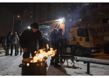 Città colpite con missili e droni
