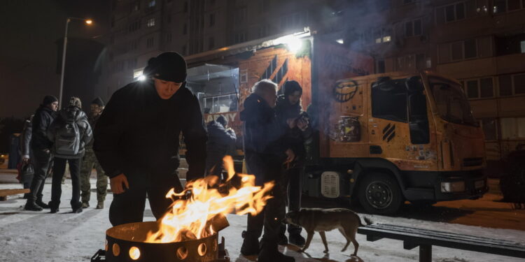 Città colpite con missili e droni