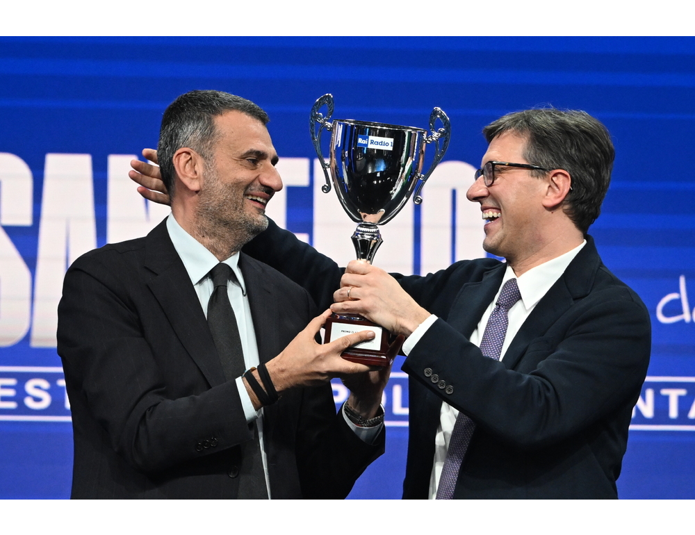 La politica si sfida a Sanremo da Pecora e trionfa il duo Decaro-Nardella