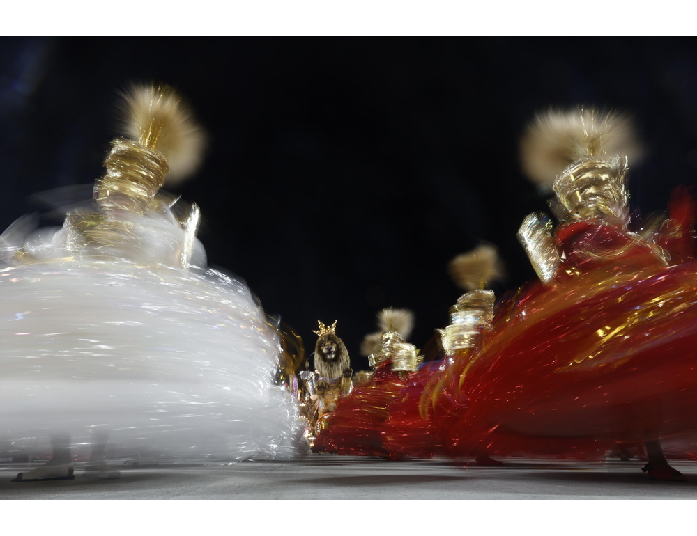 La scuola di samba Unidos do Viradouro vince il titolo al Carnevale di Rio