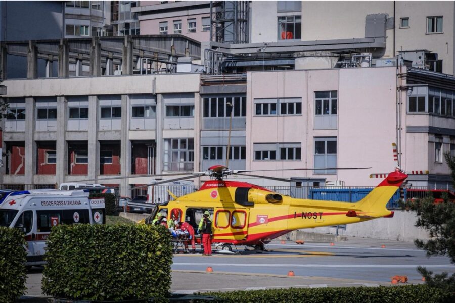 "Il presidente mi ha chiesto di portarle i suoi auguri"