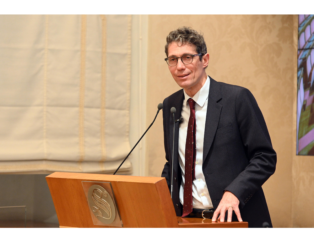 Articolo 11 della Costituzione trattato come un inciampo e un tecnicismo