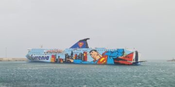 Non si registrano feriti o danni al traghetto o alla banchina