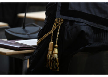 Divieto di avvicinamento. Le diceva 'non morirai di vecchiaia perché ti ucciderò prima io'