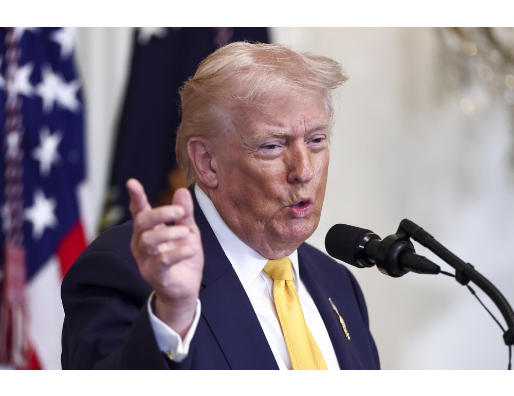 Media, ‘Trump valuta attacchi all’Iran questo weekend ma non ha deciso’