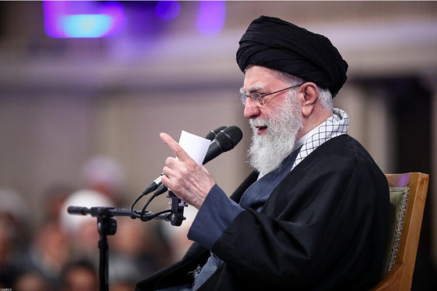 'La guida suprema Khamenei portata in un luogo sicuro'