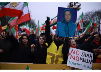 Ci sono la leader della Resistenza Rajavi e Michel