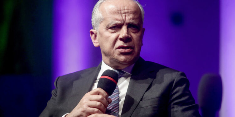 'Comportamento irresponsabile che mette a rischio la vita stessa delle persone'