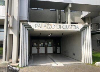 Brand a Nola commissionava abiti a imprese di Prato gestite da indagati