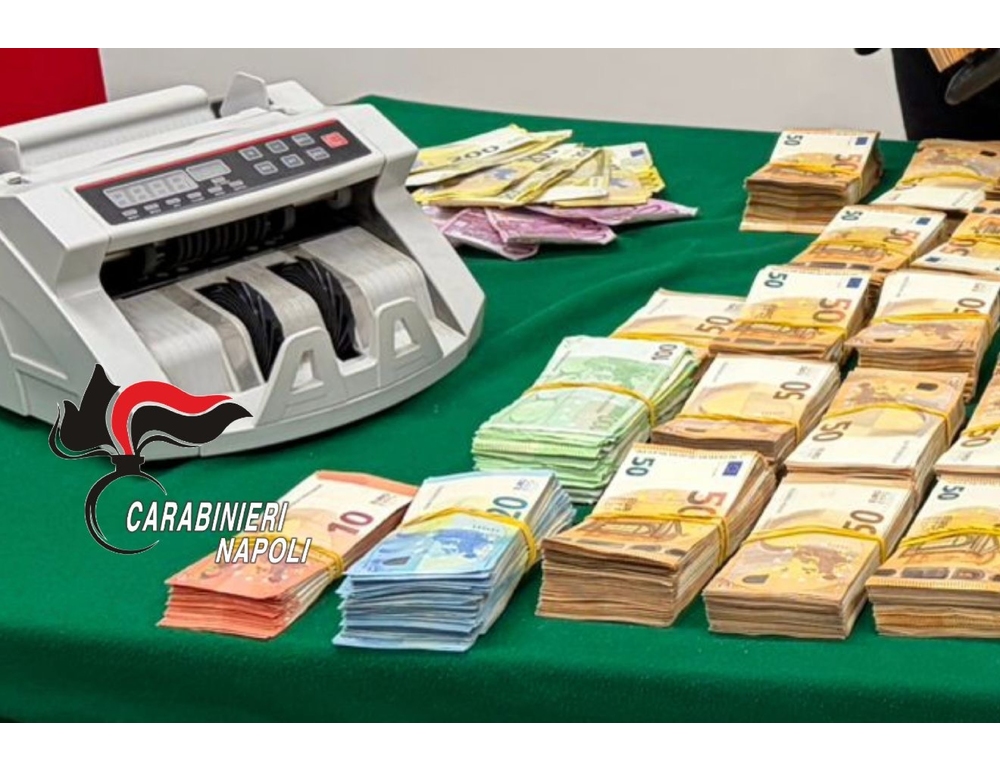 Blitz dei carabinieri. Banconote erano in una intercapedine custodite sottovuoto